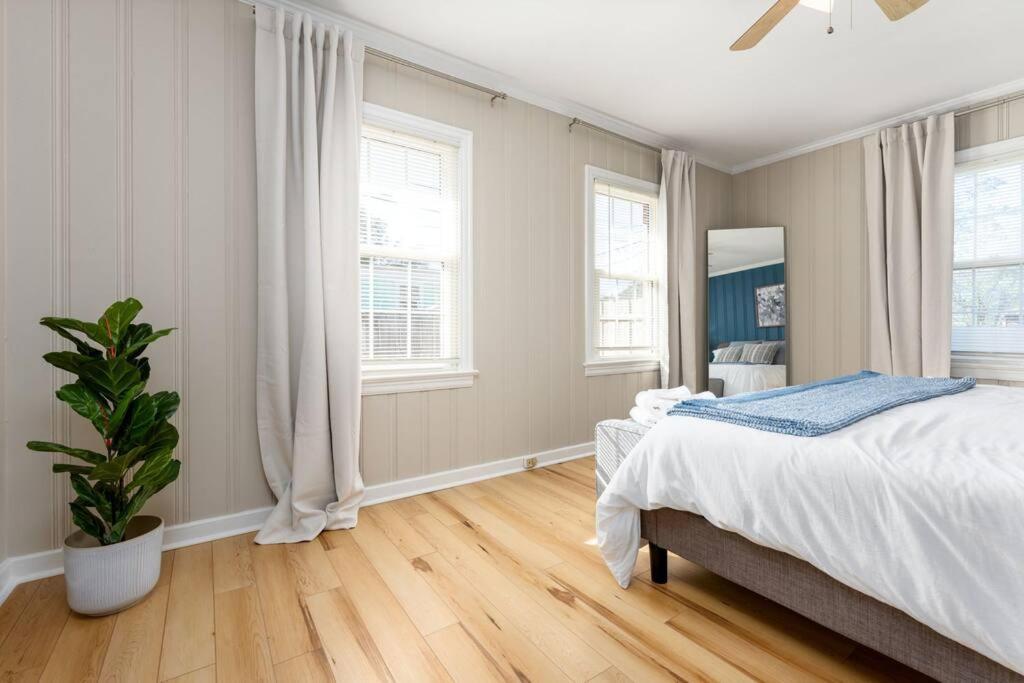 Serenity Beach House In Central Ilm W/ King Bed Wilmington Bagian luar foto