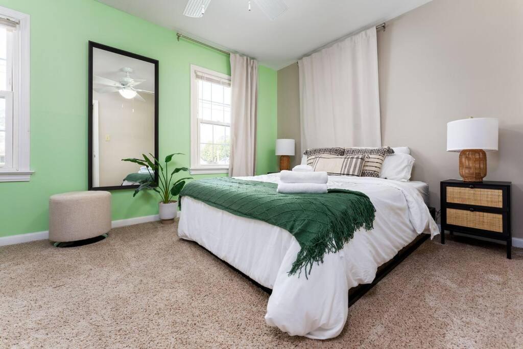 Serenity Beach House In Central Ilm W/ King Bed Wilmington Bagian luar foto